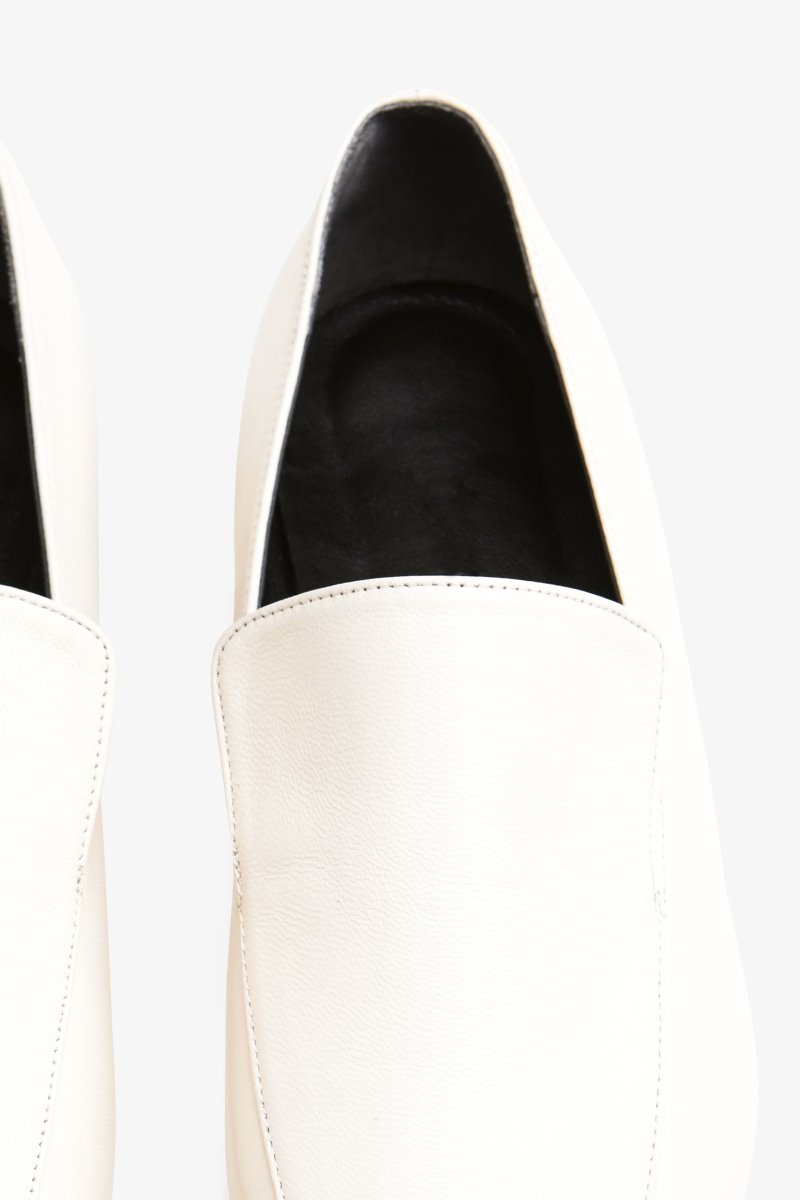 20mm Tilda Minimal Loafer Shoes (Off White)