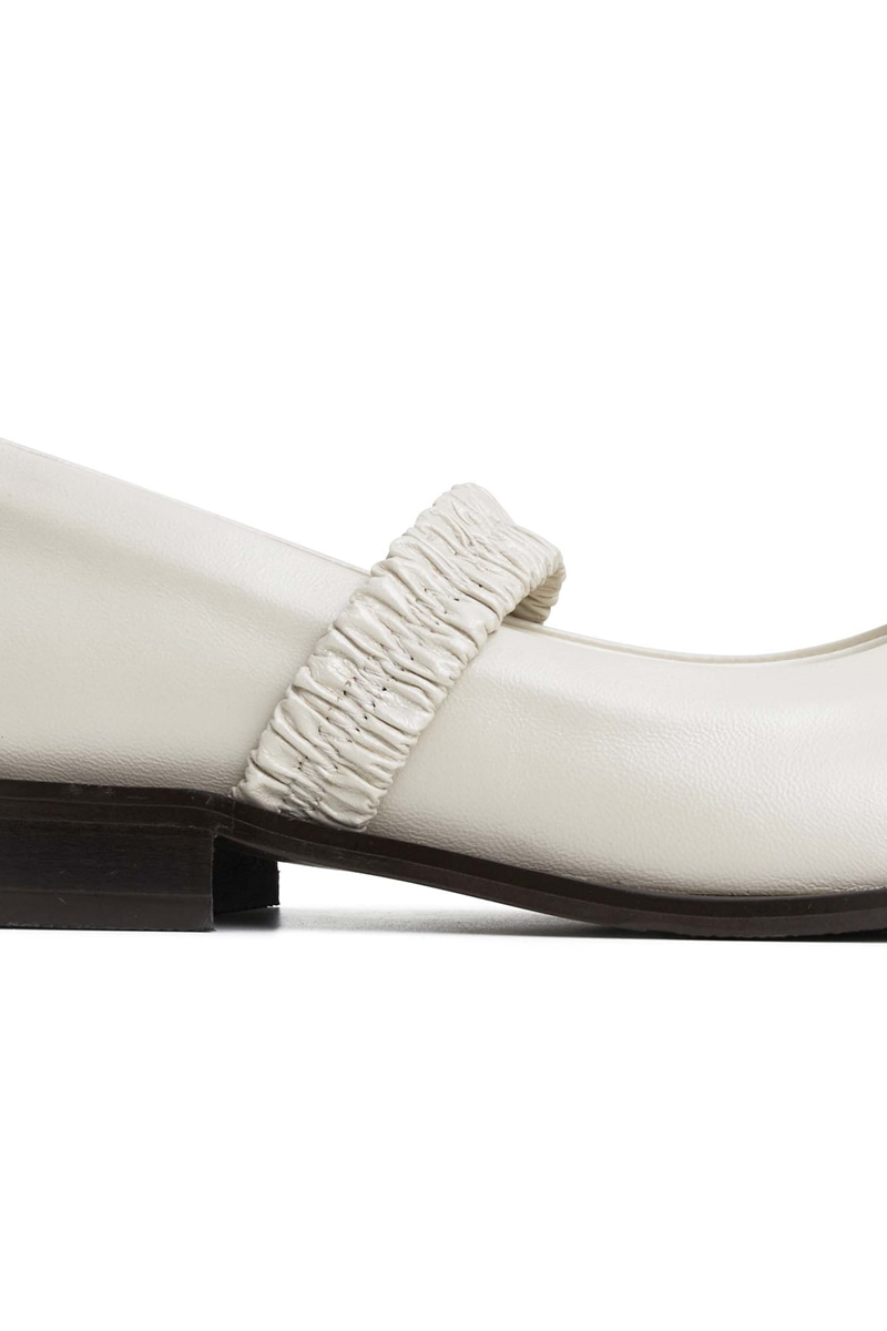 30mm Grita Round Toe Flat Shoes (White)